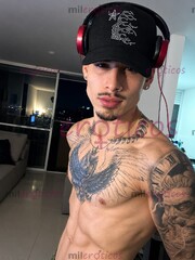 SOY SEBASTIAN , SCORT , MASAJISTA PROFESIONAL , DISPUESTO A COMPLACERTE - FOTO 2