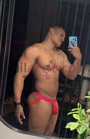 MACHO, SERIO, VARONIL Y DISCRETO. ¿MORBOSEAMOS? - FOTO 1
