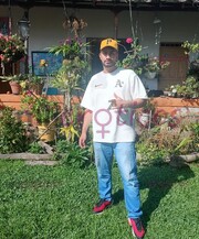 TU COLÁGENO EN BARRA JOVEN MORENO DE OJOS CLAROS - FOTO 3