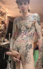 FLACO ACTIVO TATUADO MORBOSO SEXUAL CON SITIO - FOTO 10