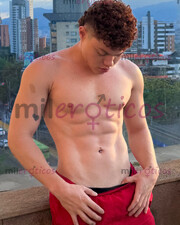 JOVEN CULON DISPUESTO A CUMPLIR FANTASÍAS - FOTO 10