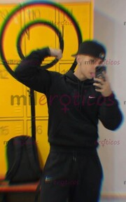 JOVEN POLLO SERIO DISCRETO CALIENTE DE 21 - FOTO 4