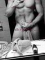Joven guapo y de buen físico para cumplir todas tus fantasías