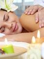 Pareja de masaje anti estress relajante, masaje erótico cuerpo a cuerpo tantrico