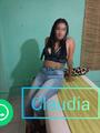 Una hermosa y sexy chica te quiere dar un masaje hawaiano..