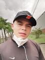Divertido, activo, intelectual serio, complaciente joven