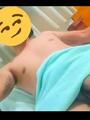 Hombre dispuesto a complacer a cualquier mujer