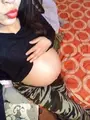 Rica jovencita cariñosa panzoncita muy caliente ardiente deseosa de sexo