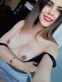Una de las pocas chicas femeninas, de piel blanca y super bonita.