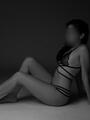 Discreta y sensual masajista erótica en Valencia
