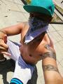 Acá macho chacalon de barrio y no chingaderas, tatuado y morboso al máximo.