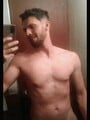 FOTOS DE HOLA. UNIVERSITARIO. MASCULINO. SERIO.SINCERO