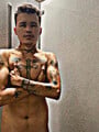 FOTOS DE EMILIO HOMBRE CON VAGINA!! ENCIMA DE TUS PIERNAS!!
