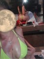 FOTOS DE SOY BLANCA, CABELLO NEGRO LARGO, CON CURVAS, CON BUENAS NALGAS