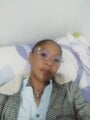FOTOS DE MODELO DE PIEL MORENA COMPLACIENTE Y DIVERTIDO EN LA CAMA