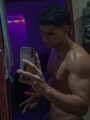 FOTOS DE JOVEN VERSATIL Y ATLETA DISPUESTO A EXPLORAR UN MUNDO NUEVO