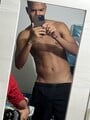 FOTOS DE JOVEN DISCRETO, ASEADO, ALTO, DELGADO Y VERGON