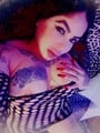 FOTOS DE VALENTINA MUJER VOLUPTUOSA BLANCA CABELLO NEGRO LARGO NATURAL SENOS GRANDES GLUT
