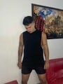 FOTOS DE RECIÉN LLEGADO DISPUESTO A COMPLACER TUS FANTASÍAS HOMBRE SERIO MASCULINO