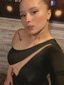 FOTOS DE HERMOSA PELI NEGRA Y SEXY CON GANAS DE TENER MUCHO SEXO Y COMPLACERTE CARIÑO