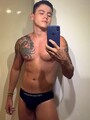 FOTOS DE LOUIS MODELO DE TALLA INTERNACIONAL POR POCOS DÍAS