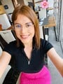 FOTOS DE MUJER FINA, ELEGANTE CON BUEN TEMA DE CONVERSACIÓN DE PIEL BLANCA Y MUY BONITA