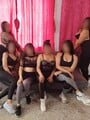 FOTOS DE CHICAS ELEGANTES DIVERTIDAS EN LA CAMA. LLEGARON PARA TI