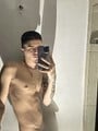 FOTOS DE CHICO JOVEN GUAPO Y SÚPER CALIENTE ATRACTIVO Y COMPLACIENTE