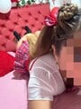 FOTOS DE ESTÁS DE RODILLAS EN SU HABITACIÓN ESPERANDO A L PROFESOR