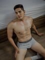 FOTOS DE POCOSDIAS MODELO GUAPO , DOTADO 20 CM Y CARIÑOSO NICOLA