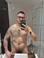 FOTOS DE ACTIVO. MASCULINO. FETICHISTA Y DOMINANTE.