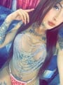 FOTOS DE MUJER TRANS SÚPER TATUADA ME ENCANTA CHUPAR PENE CON MUCHA SALIVA