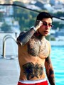 FOTOS DE ACTOR XXX COLOMBIANO Y TATUADO LLEGA A GDL