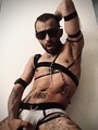 FOTOS DE FEMBOY TATUADO VERSÁTIL COMPLACIENTE LLENO DE FETICHES PARA COMPLACERTE