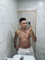 FOTOS DE JOVEN SERIO Y RESERVADO, CALIENTE PARA FOLLAR RICO, COMPLACIENTE