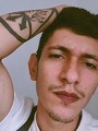FOTOS DE CHICO EXTROVERTIDO COMPLACIENTE Y ARDIENTE