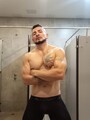 FOTOS DE SOY MACHO ATLÉTICO COMPLACIENTE BUENA VERGA MASAJISTA VERSÁTIL