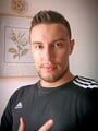 FOTOS DE PROFESIONAL MASOTERAPEUTA MASCULINO ATIENDO PAREJAS HETERO Y BISEXUALES