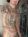 FOTOS DE FLACO ACTIVO BLANCO TATUADO MORBOSO SEXUAL
