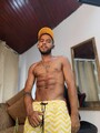 FOTOS DE HOMBRE NEGRO, ACTIVO Y DOMINANTE, CON FÍSICO MARCADO, VERGÓN Y RUDO