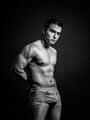 FOTOS DE ESCORT 100% HETEROSEXUAL MUY BIEN DOTADO LISTO PARA COMPLACERTE