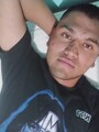 FOTOS DE HOMBRE CURIOSO, RENDIDOR Y DIVERTIDO EN BUSCA DE MUJERES
