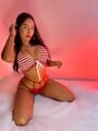 FOTOS DE ELEGANCIA, CALMA Y CONEXIÓN AUTÉNTICA MARIAM CAUTIVADORA MUJER