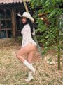 FOTOS DE DEMASIADO BONITA PARA IGNORARLA DEMASIADO RICA PARA NO VOLVER.