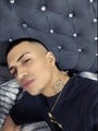 FOTOS DE MATEO JOVEN MORENO COMPLACIENTE ATENCIÓN A MUJERES O PAREJAS