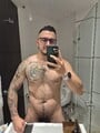FOTOS DE UN MACHO ACTIVO. FETICHISTA Y DOMINANTE.