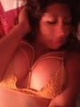 FOTOS DE HERMOSA NEGRITA APRETADITA CON RICOS MELONES Y RICA LENGUITA