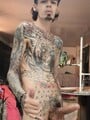FOTOS DE FLACO ACTIVO BLANCO TATUADO SERIO RESERVADO