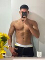 FOTOS DE MACHO ATLETA SERIO , VERGA DURA VENOSA Y GRUESA.