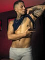 FOTOS DE JOVEN . MASCULINO Y DOMINATE . 189 CM DE ALTURA , FETICHISTA Y COMPLACIENTE